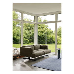 & Tradition - Inland AV22 2-Sitzer Sofa, Schwarzer Sockel | Khaki