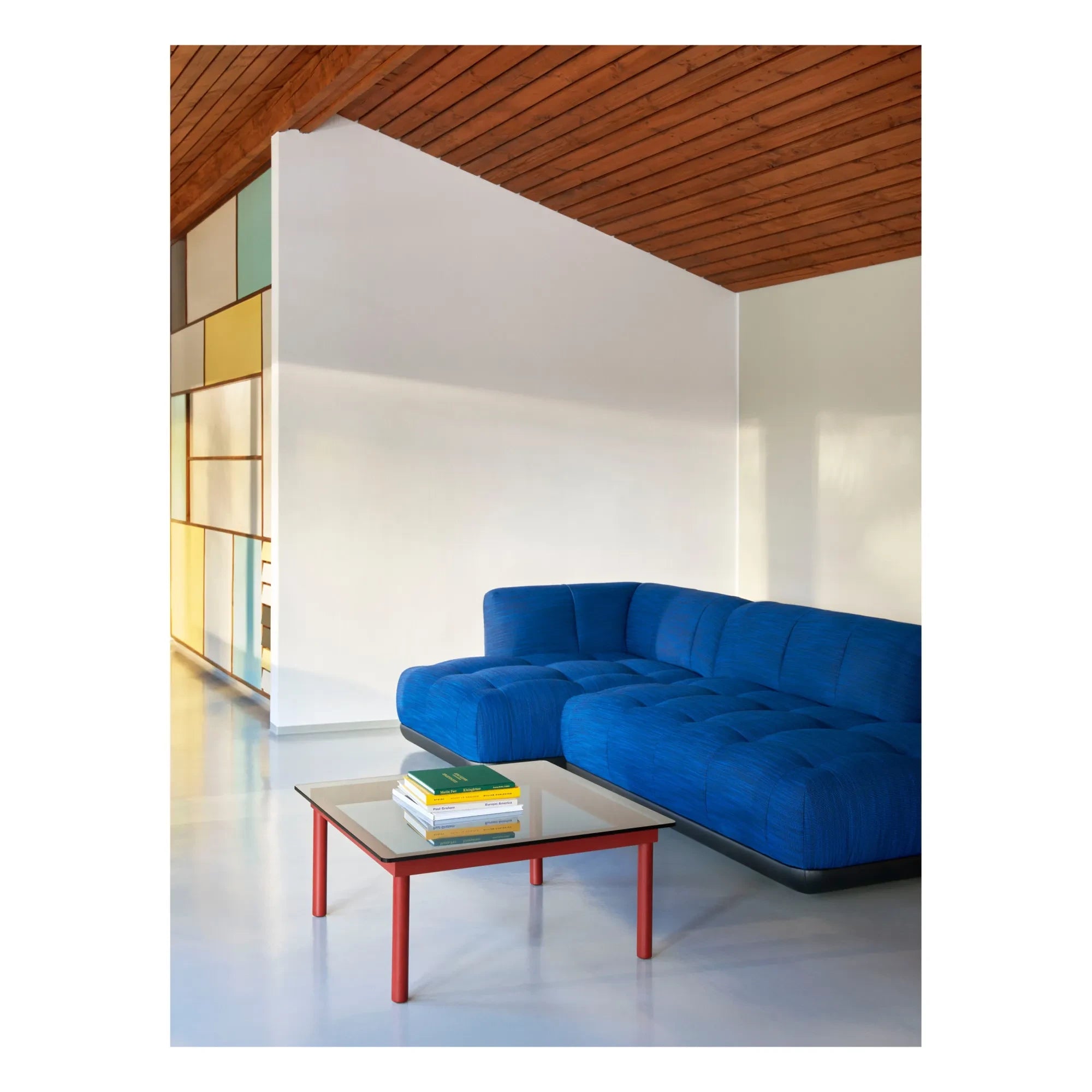 Hay - Kofi Couchtisch aus Glas, Eichenfuss | Rot