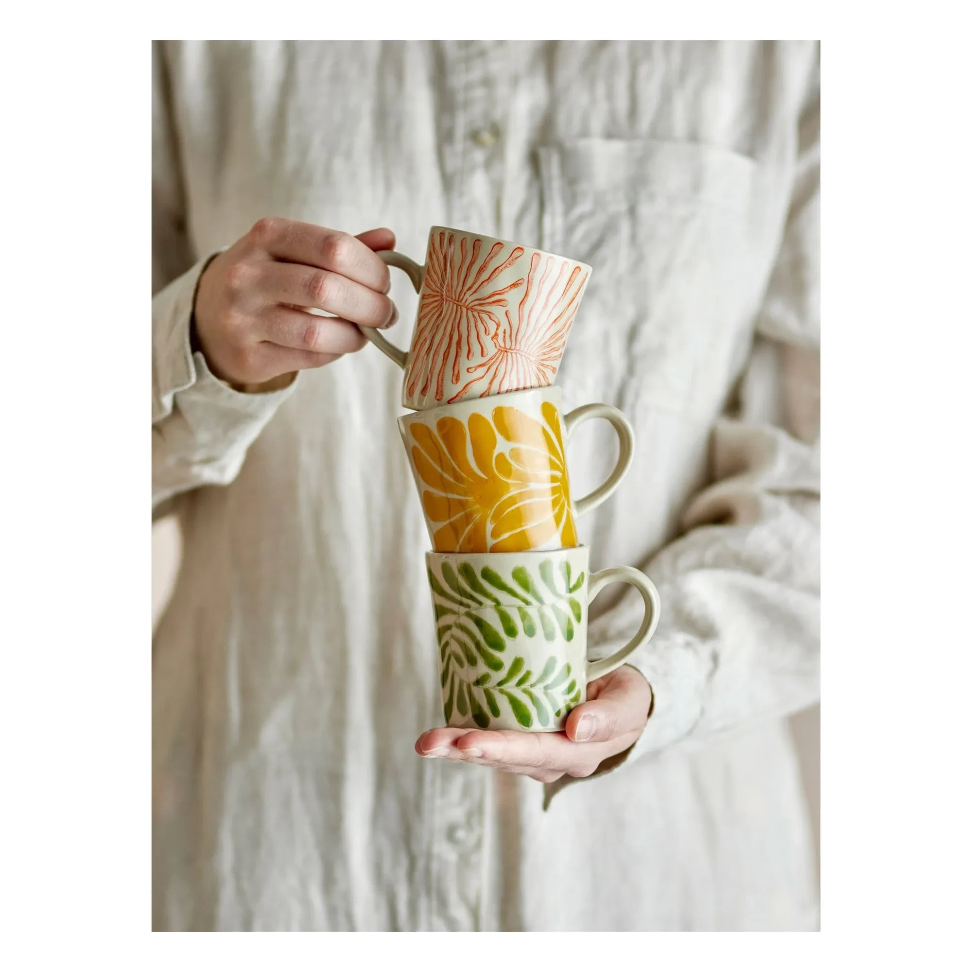 Bloomingville - Fauni Steingut-Tassen - 3er Set | Mehrfarbig