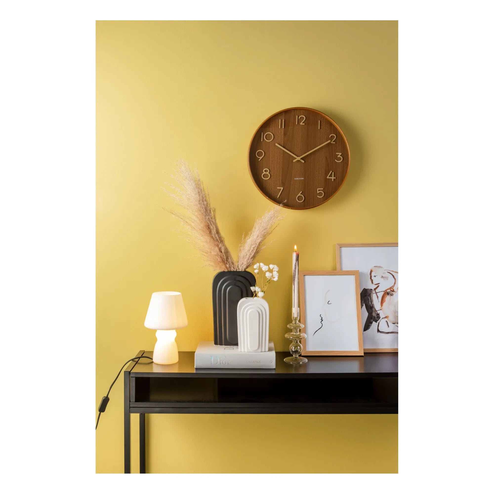 Present Time – Wanduhr aus Massivholz | Helles Holz