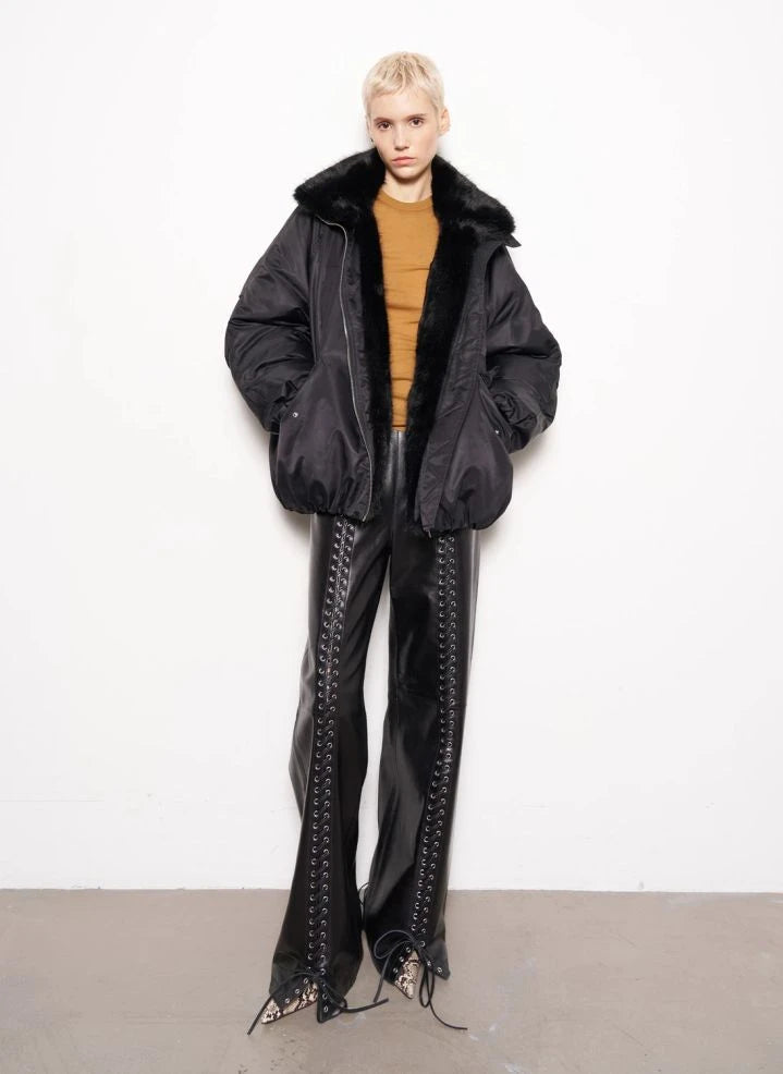 Stand Studio - Thilda Mantel | Schwarz