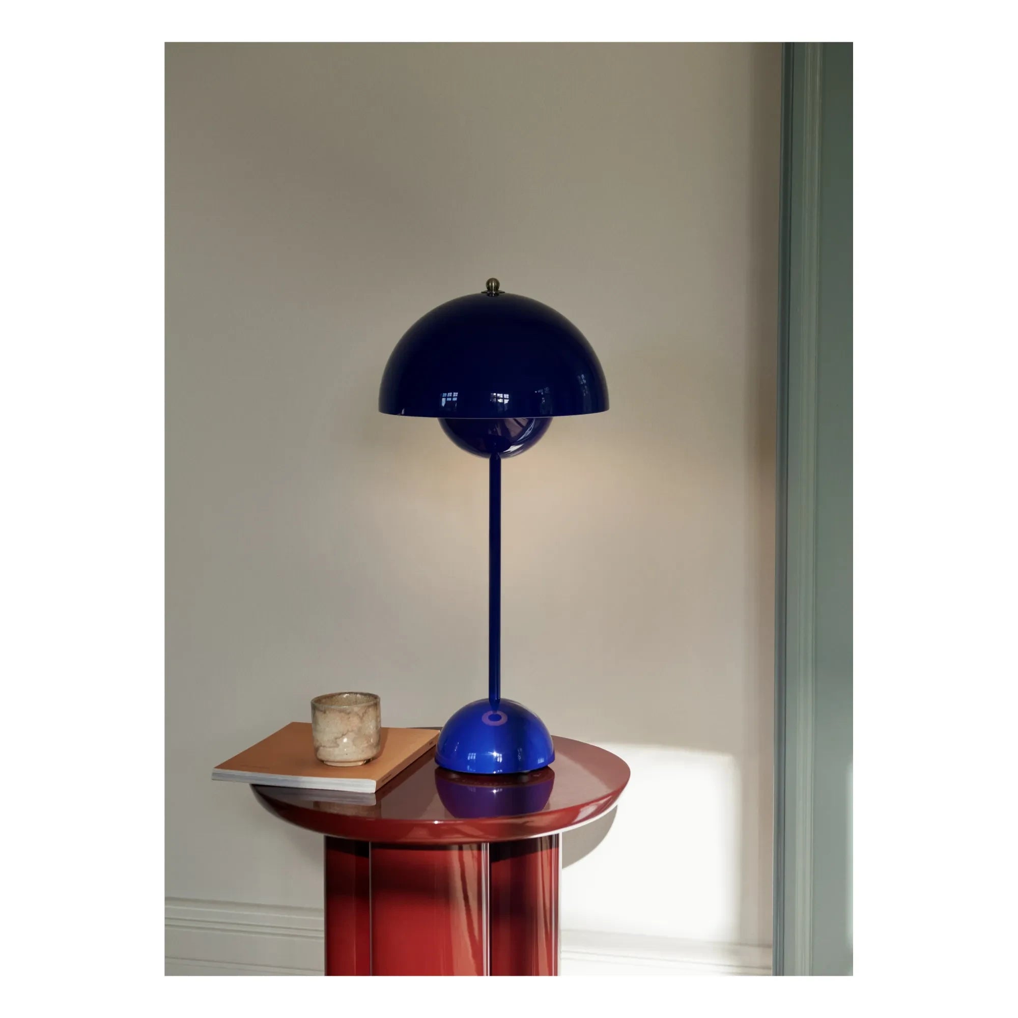 & Tradition – VP3 Flowerpot Tischleuchte – Verner Panton, 1969 | Blau