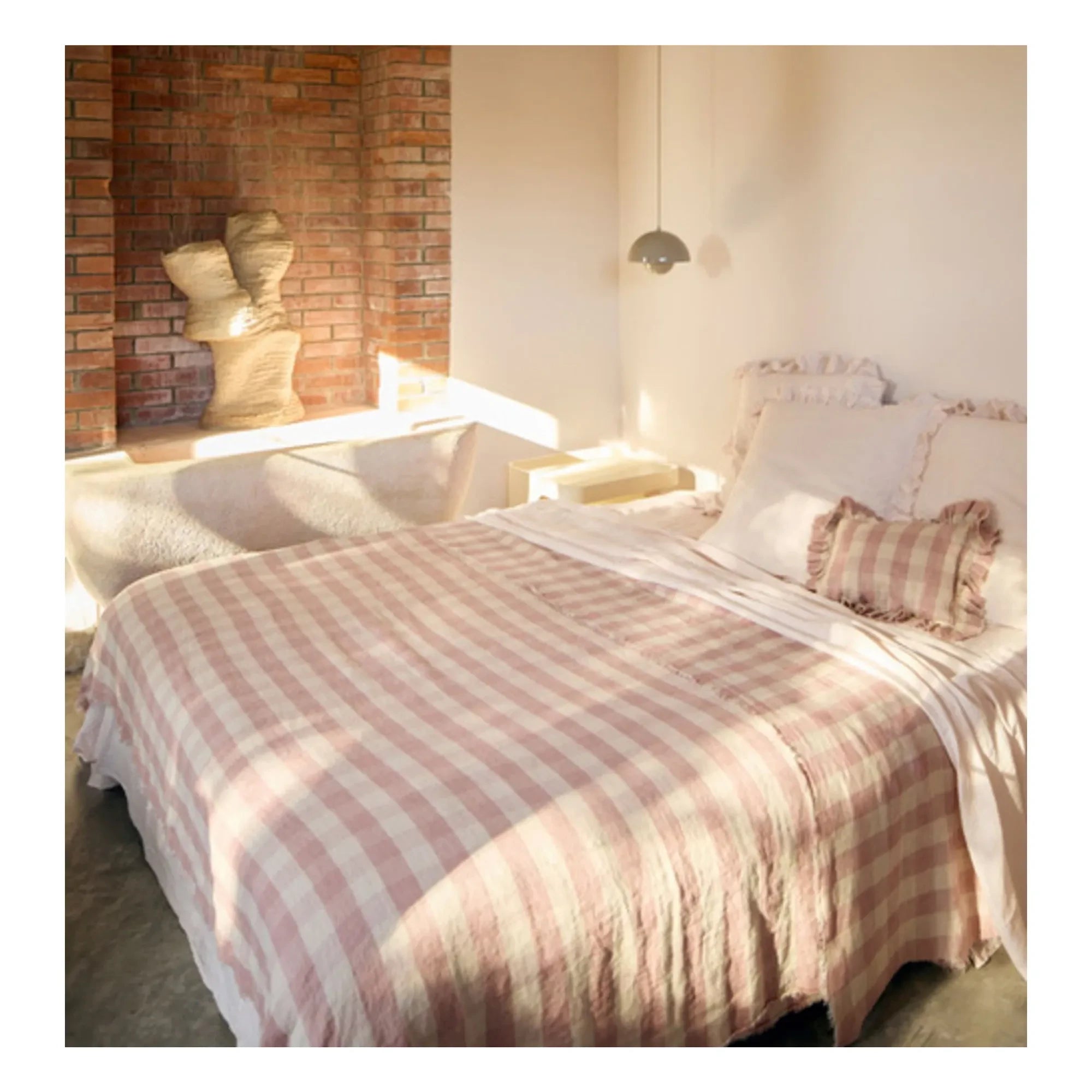 Maison de Vacances - Gewaschenes Leinen-Vichy Cottage Kissen mit Rüschen | Rosewood