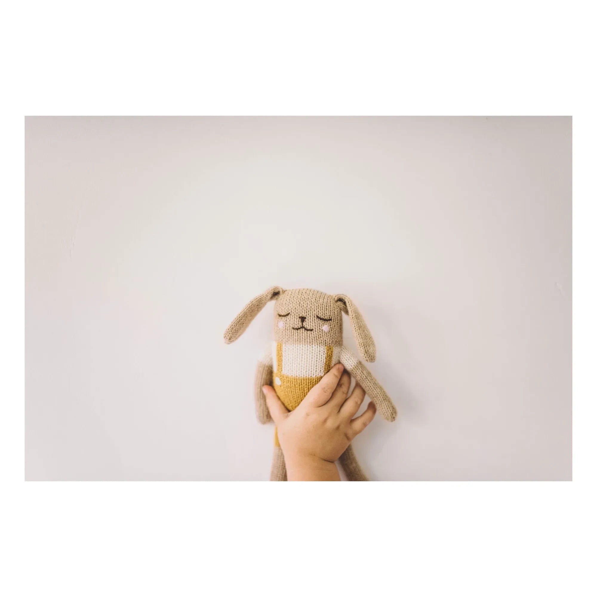 Main Sauvage - Gelber Hase Schlafkumpel