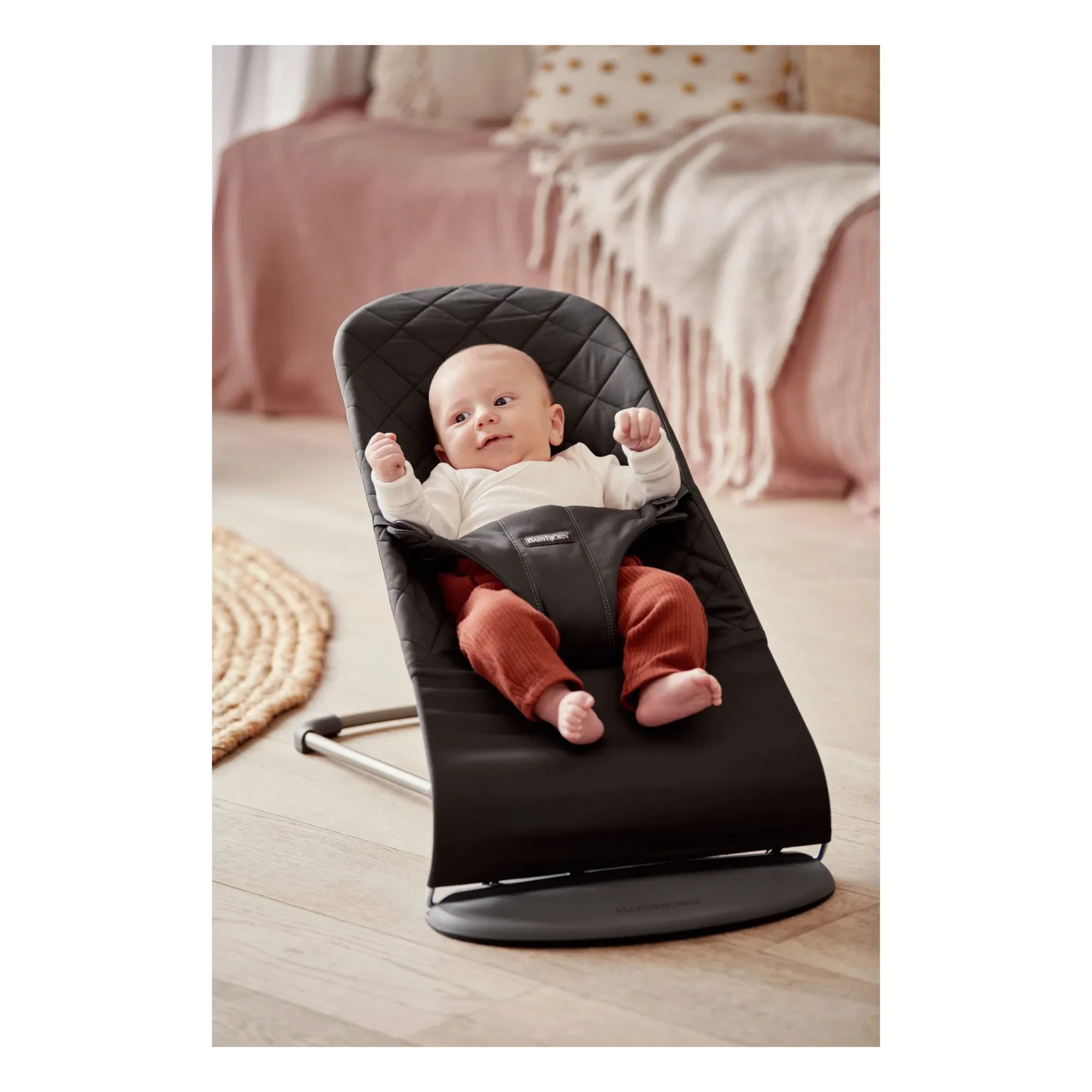 BabyBjörn - Gesteppter Baumwoll-Bliss Babysitter | Schwarz
