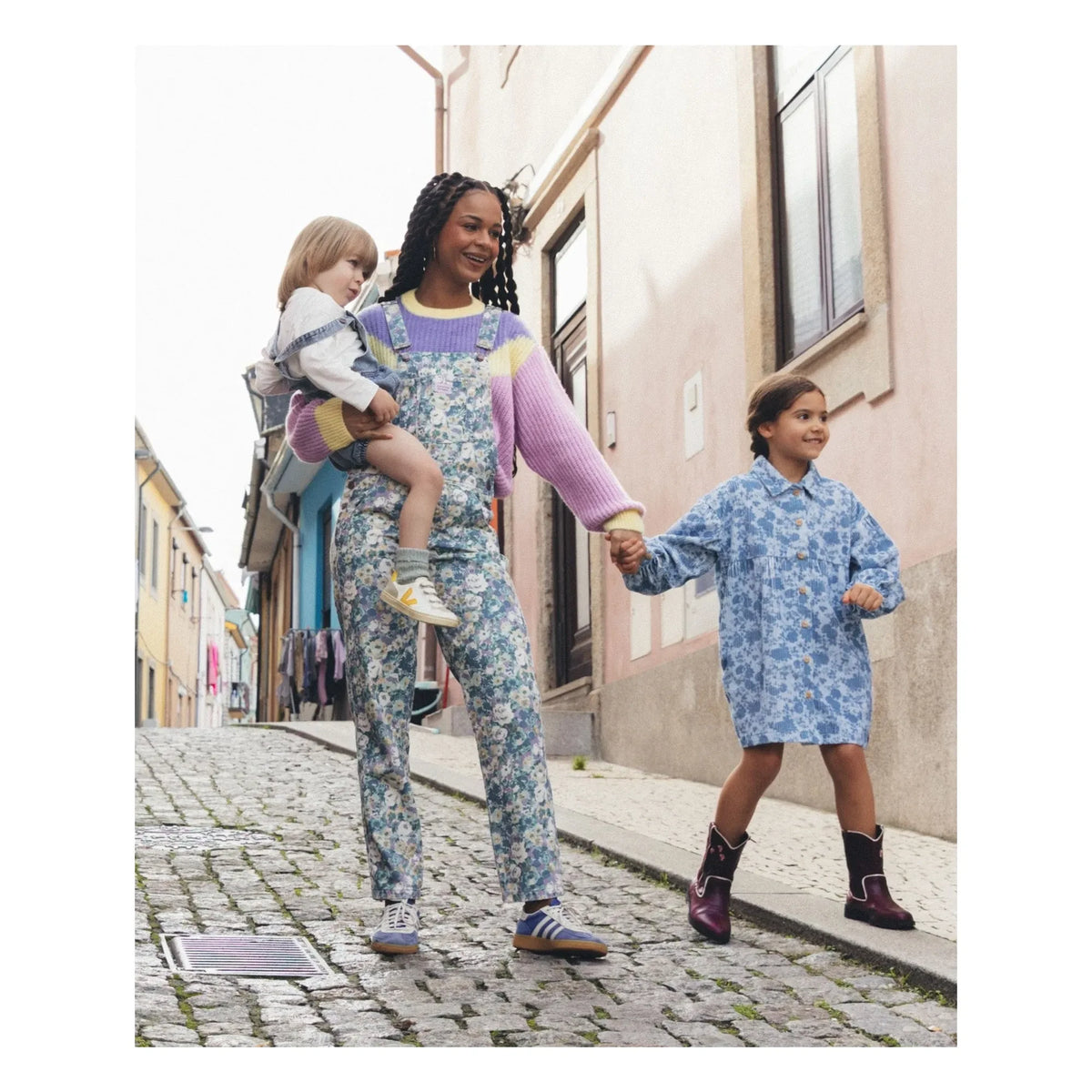Favorite People - Mixtape Latzhose mit Blumenmuster - Damenkollektion | Mavi