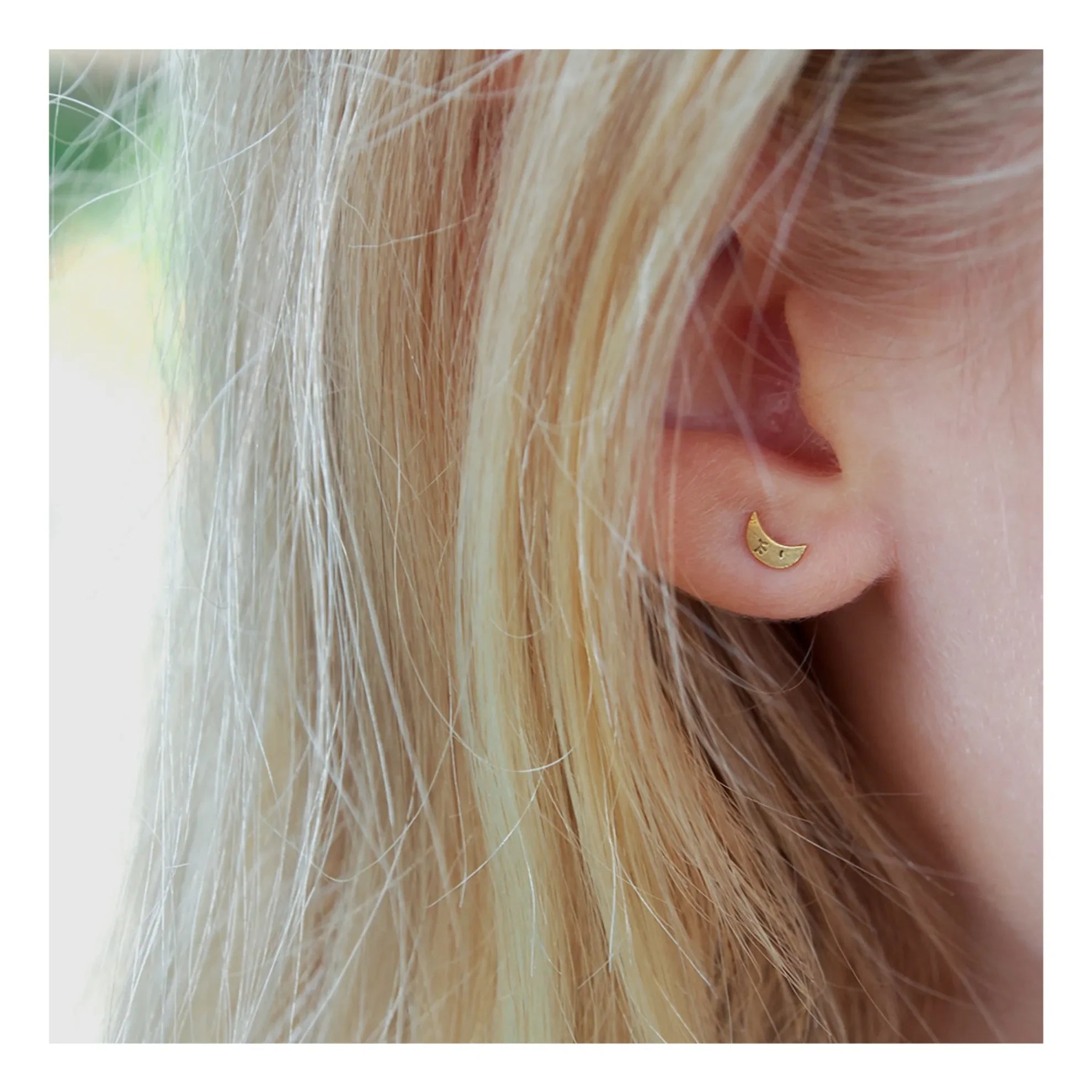 Adorabili – Asymmetrische Halbmond-Ohrringe | Gold