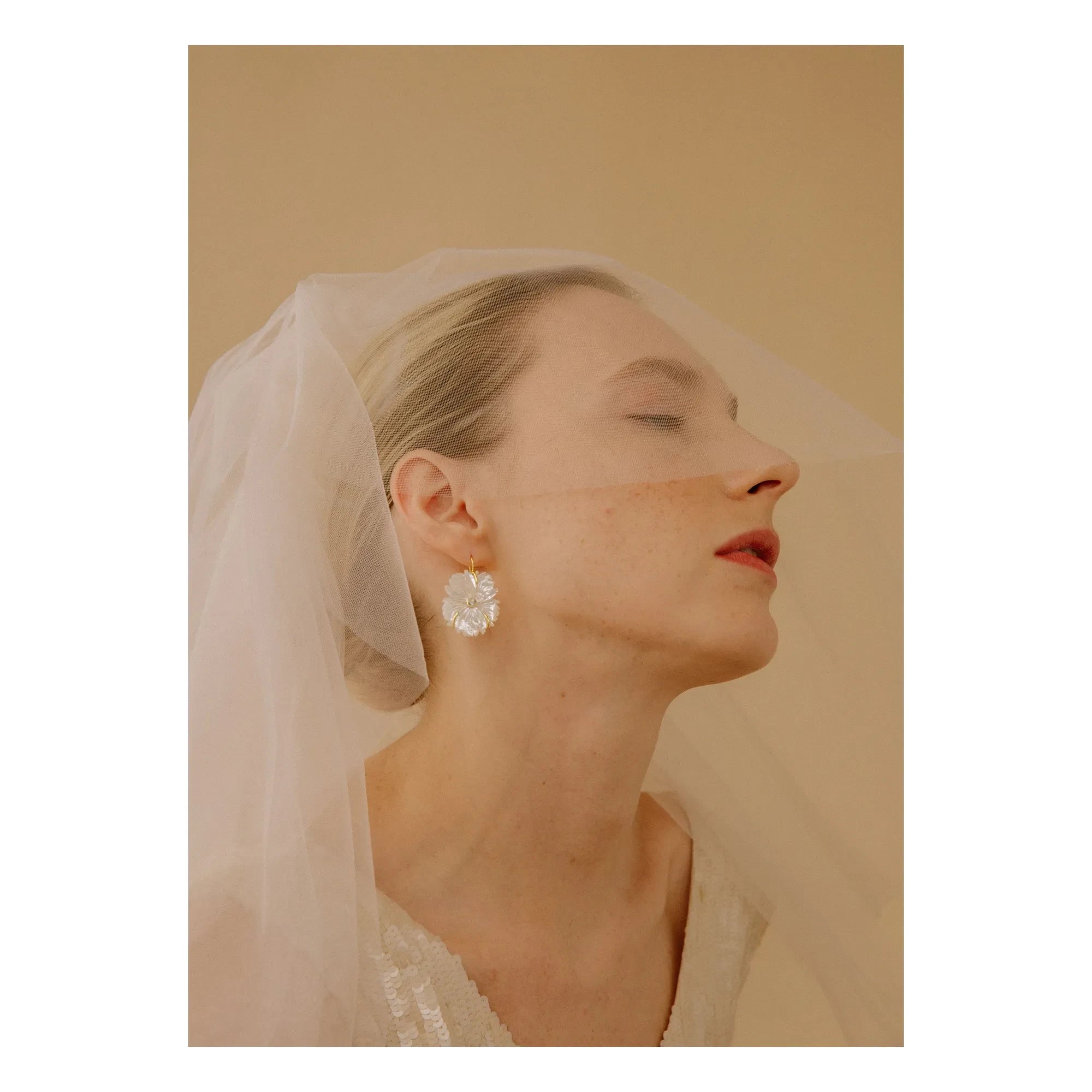 Lizzie Fortunato - Yeni Bloom Ohrringe | Ecru