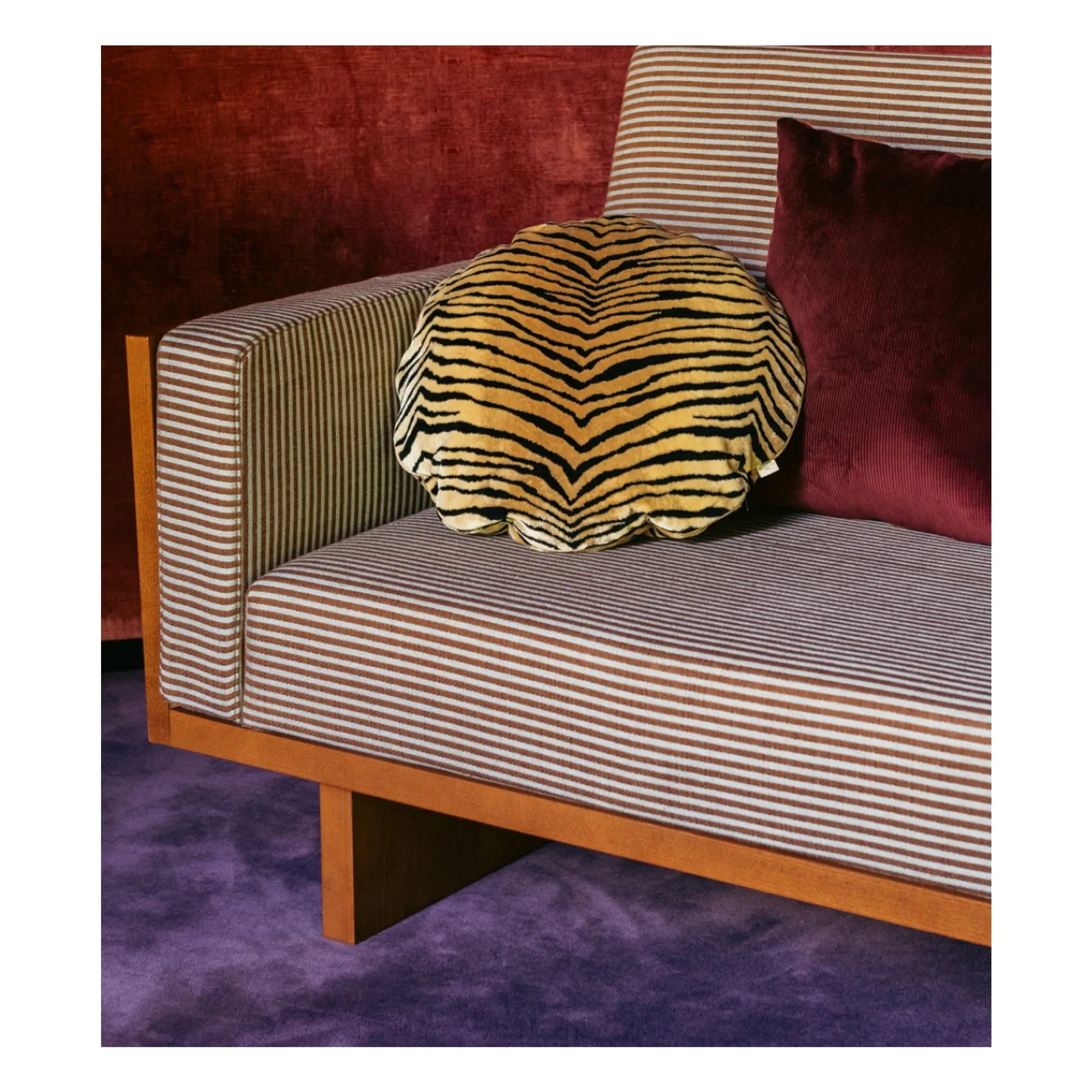 The Socialite Family - Bomboloni Samtkissen | Tiger