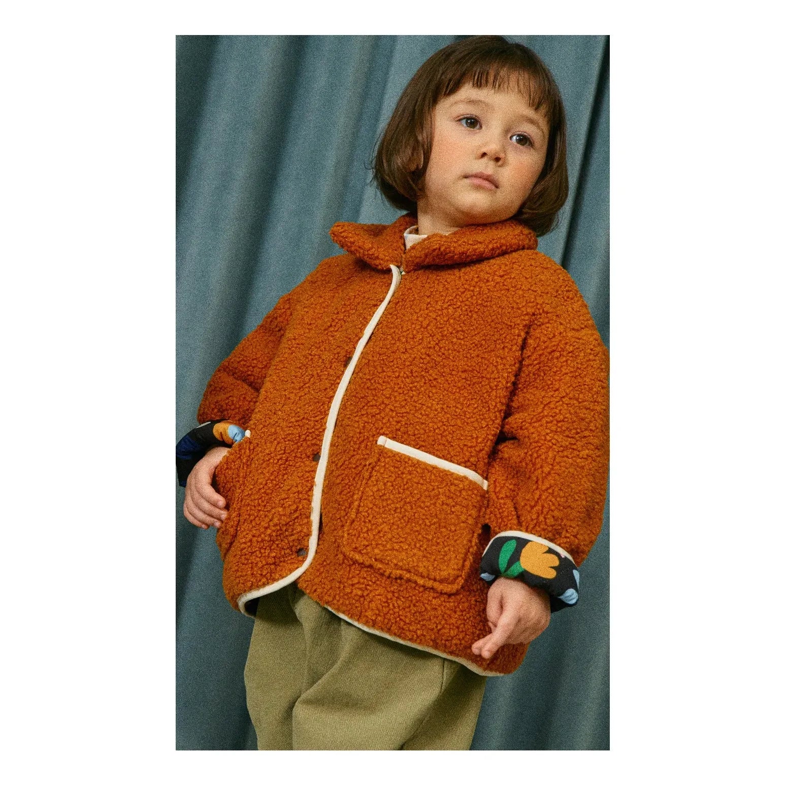 Petit Stella - Wende-Sherpa-Jacke mit Blumenmuster | Schwarz