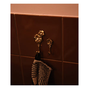 Doing Goods - Maisie Flower Haken | Messing