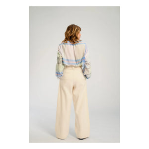Virginie de Vinster - Hokkaido Karobluse | Blau