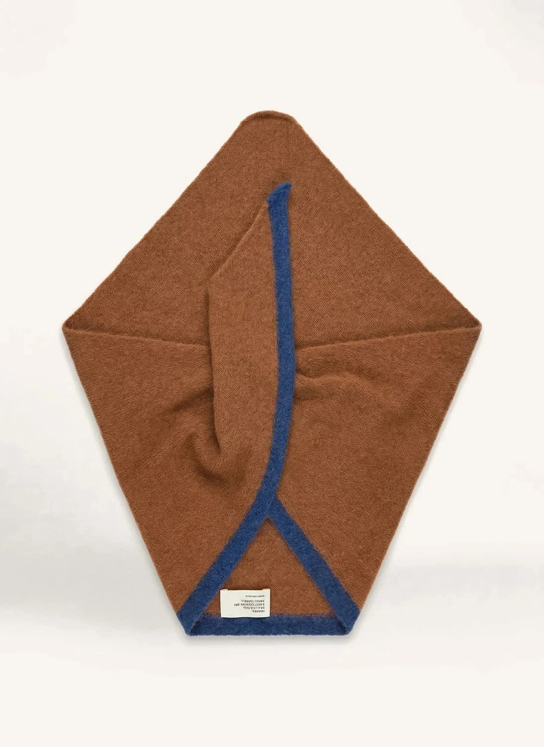 Leon & Harper - Maryam Kid-Mohair- und Merino-Dreiecksschal | Kamel