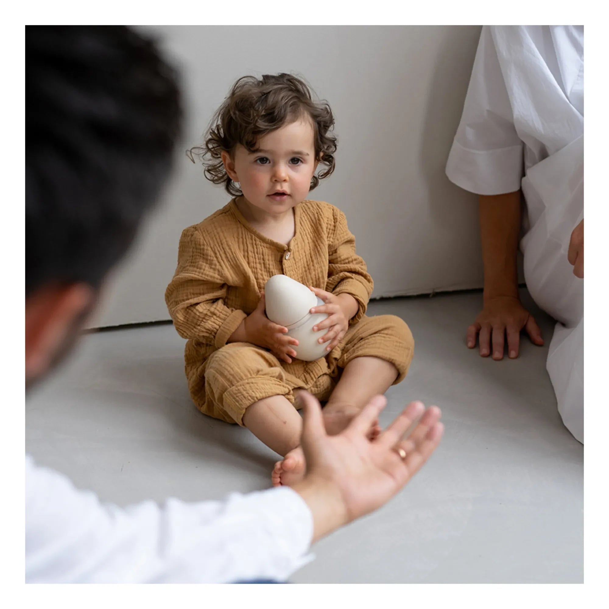 Elhée - Medizinisches Silikon-Babyfläschchen mit kiefergerechtem Sauger | Beige