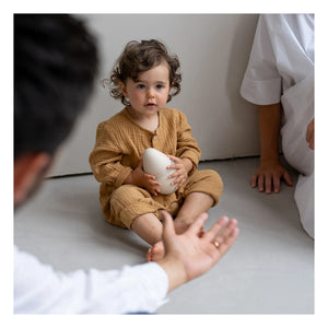 Elhée - Medizinisches Silikon-Babyfläschchen mit kiefergerechtem Sauger | Beige
