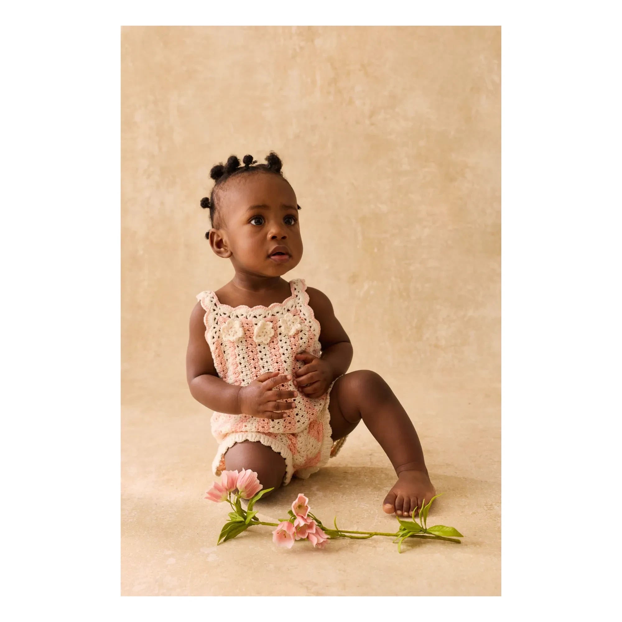 Louise Misha - Gestreiftes Lary-Set mit Ajourmuster aus Oberteil und Shorts | Rosa