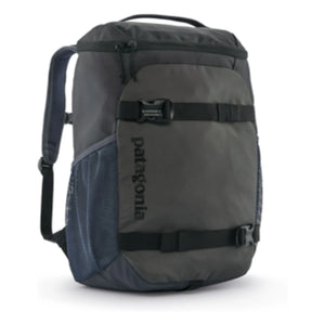 Patagonia - Refugito Day Pack 18L Geri Dönüştürülmüş Elyaf Sırt Çantası | Siyah