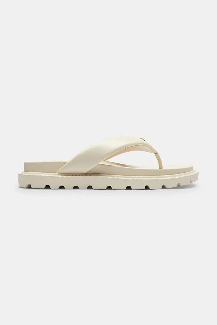 Coach Kadın Deri Parmak Arası Terlik Brynn Leather Thong Sandal