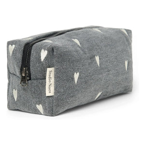 Studio Noos – Kosmetiktasche mit Herzmotiv | Grau