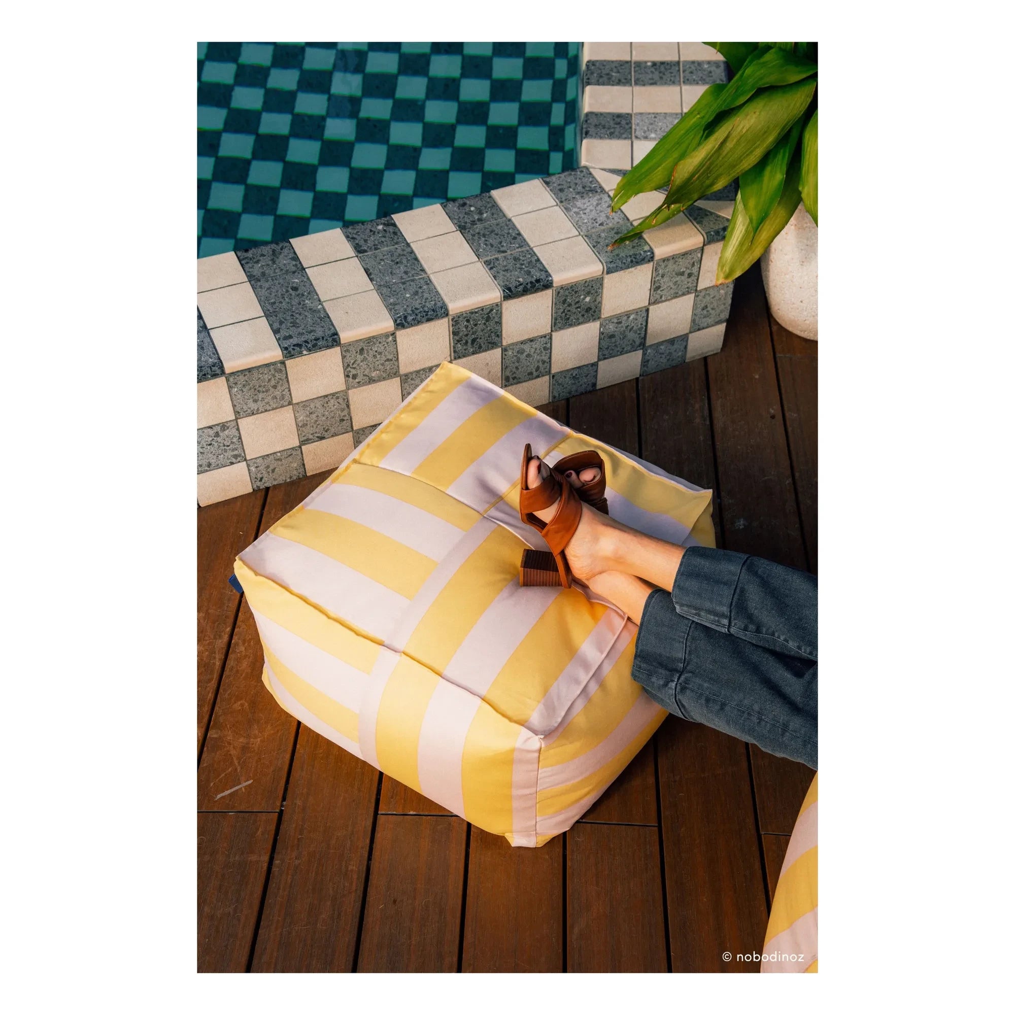 Nobodinoz - Outdoor Ottoman Pouf Otto | Gelb
