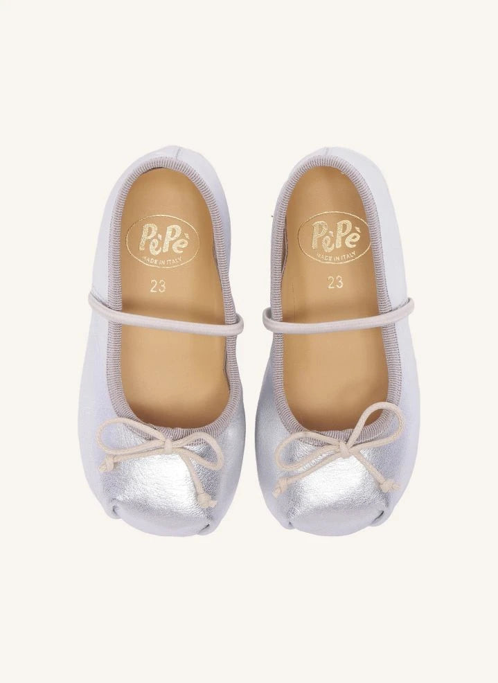 Pèpè - Silberne Ballerina mit Schleife