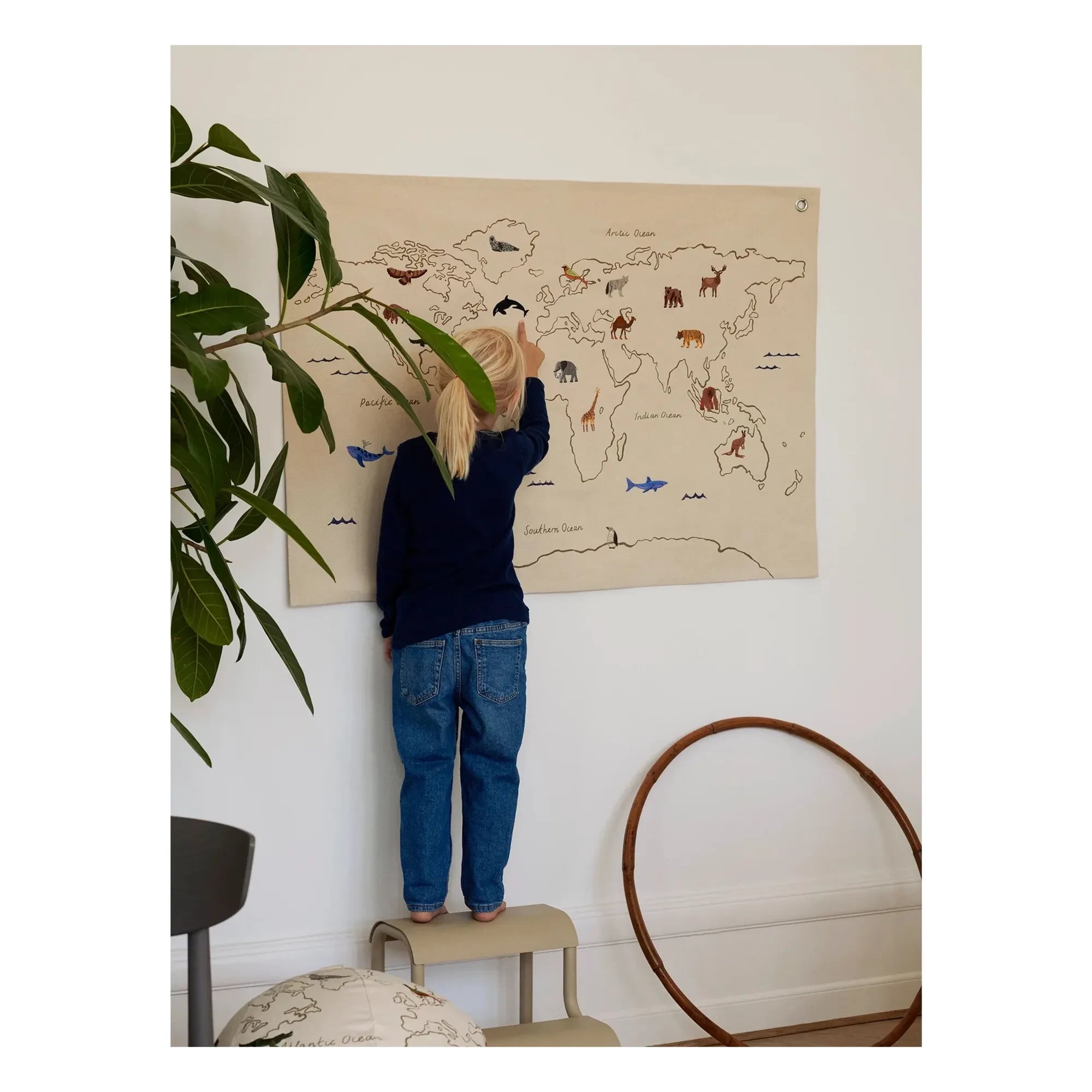 Ferm Living Kids - Welt Baumwoll-Wanddekoration