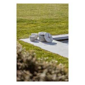 Mon Dada - Outdoor-Kerze mit neutralem Duft | Grau