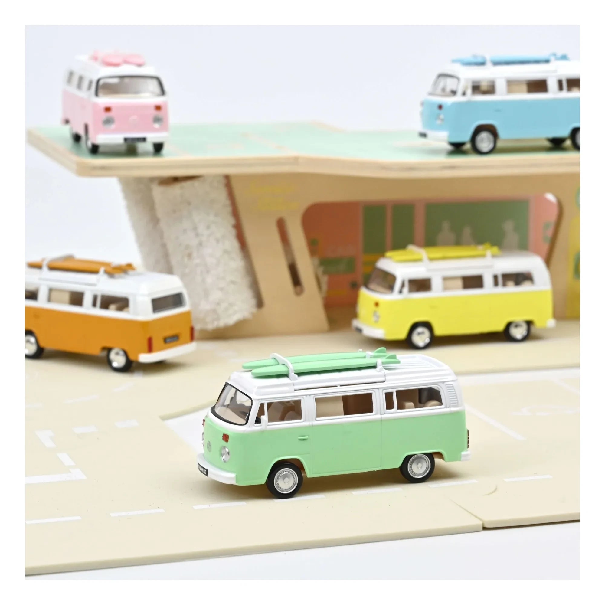 Norev - Volkswagen T2b Camper Van 1973 | Grün