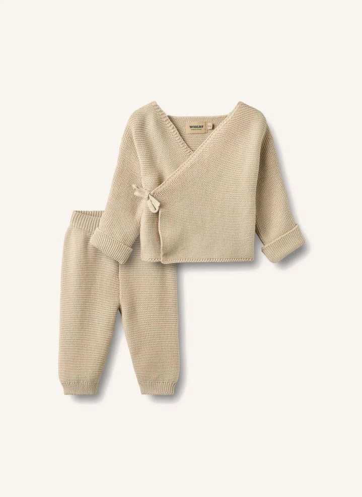 Wheat - Organisches Set aus Bio-Baumwolle mit Wickelcardigan und Hose | Ecru