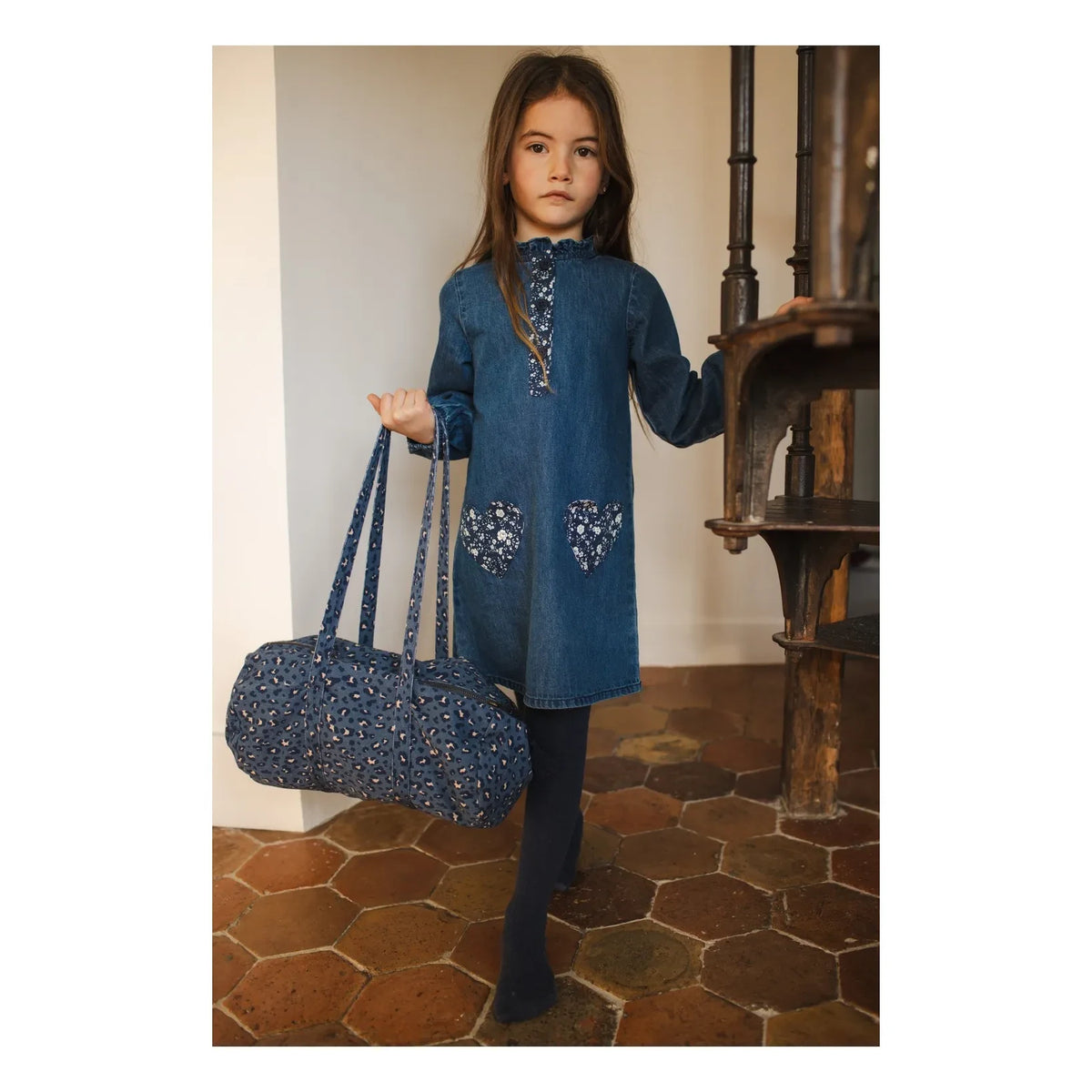 Louis Louise - Denim-Tasche mit Leopardenmuster und Bommel | Hellblau