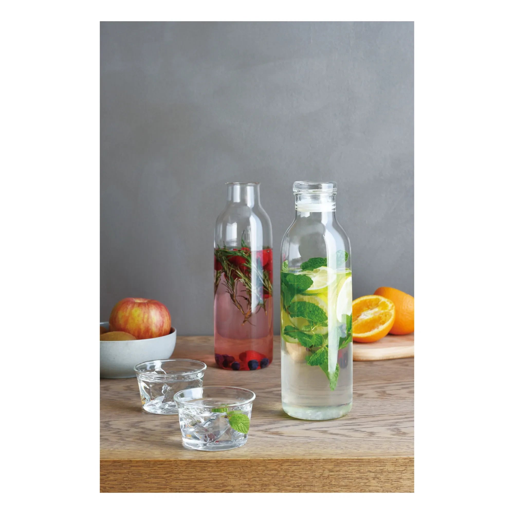 Kinto - Bottlit Flasche aus Gusseisen mit Ausgießer