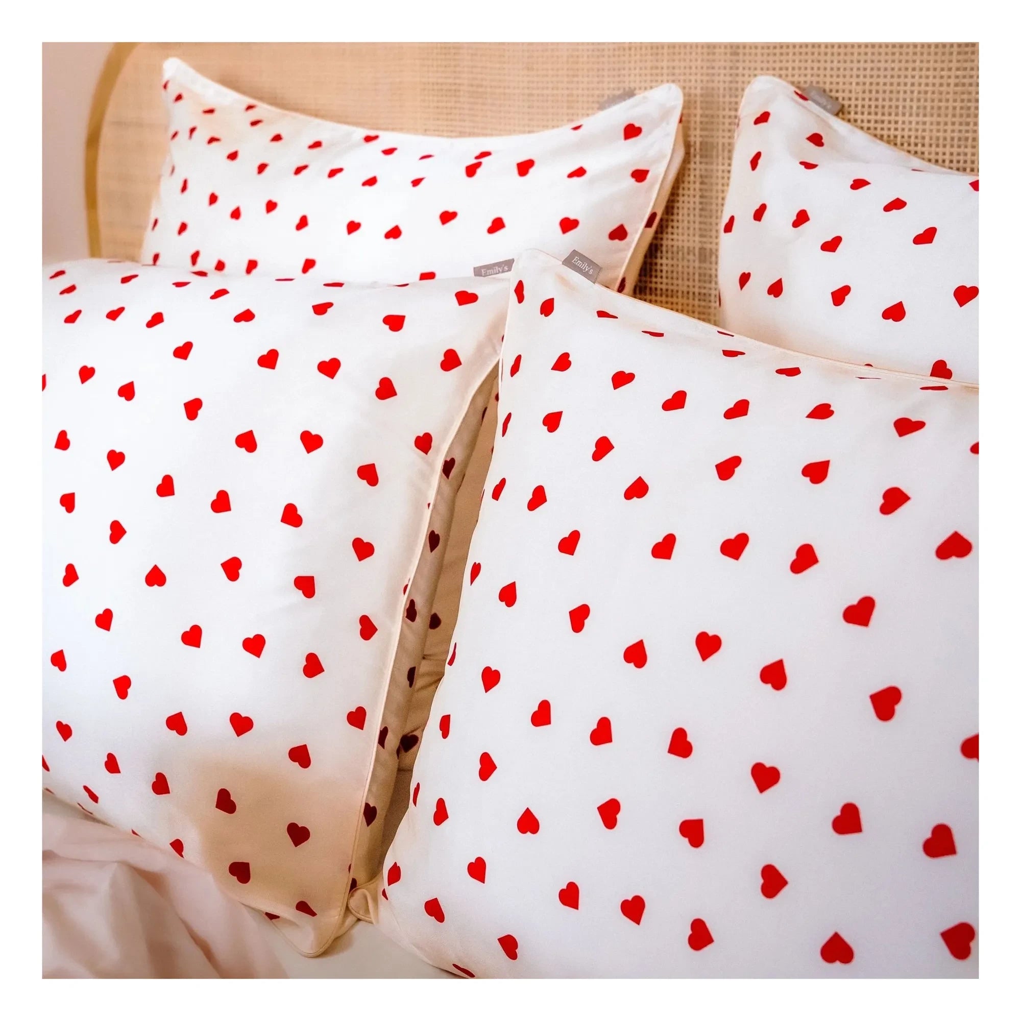 Emily's Pillow - Herzbedruckter Maulbeerseiden-Kissenbezug | Creme