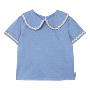 Mipounet – Odetta T-Shirt aus Bio-Baumwolle mit Claudine-Kragen | Blau