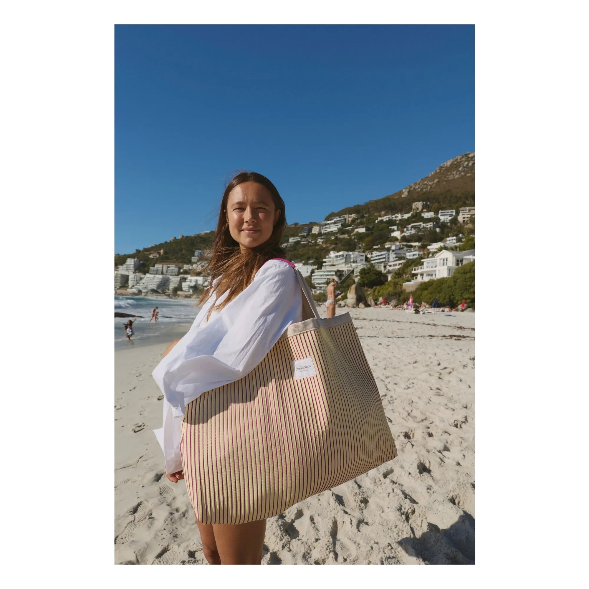 Studio Noos - Streifen-Strandtasche | Blasses Gelb