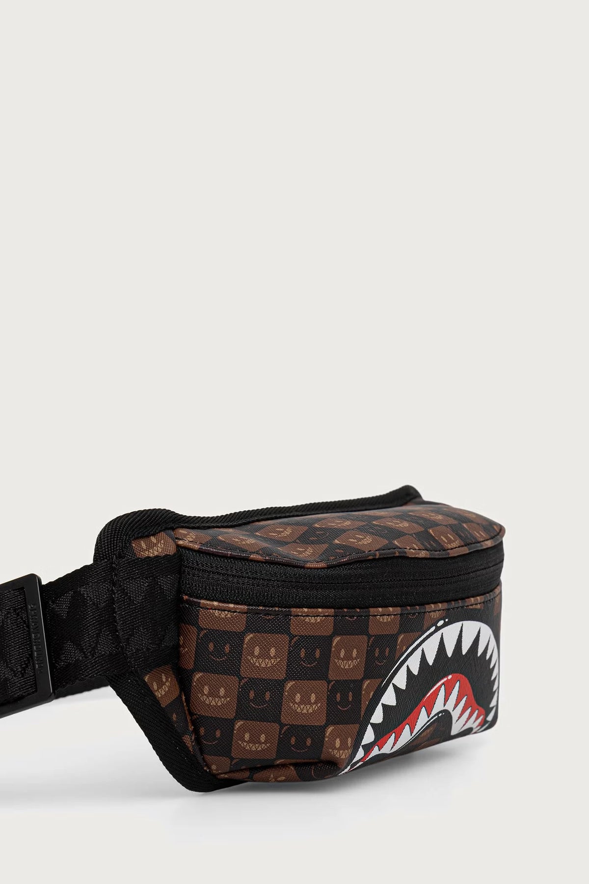 Sprayground - Braun Bauchtasche mit Haien in Paris 910B9309NSZ