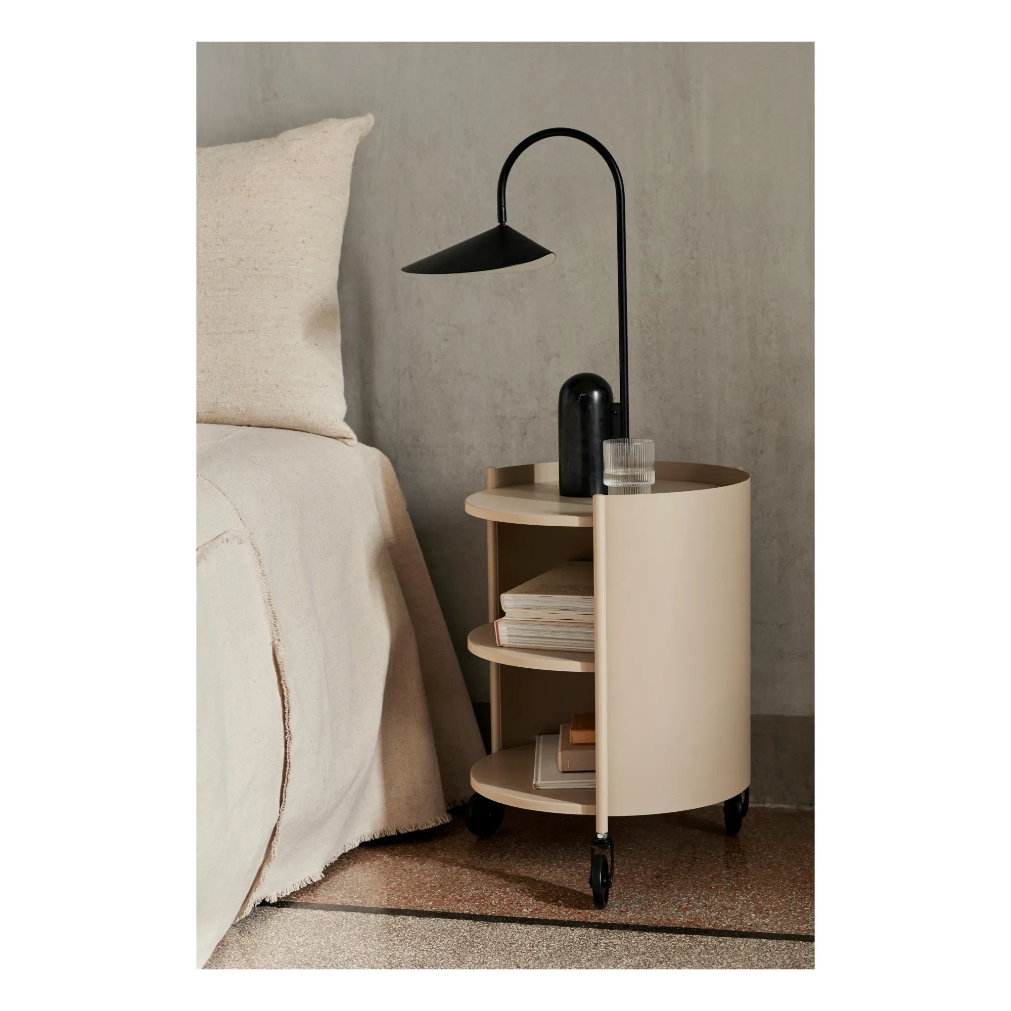 Ferm Living - Arum Marmor Tischlampe | Schwarz