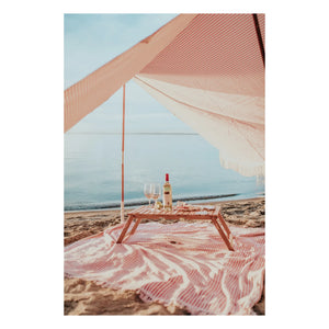 Business & Pleasure Co. – Strandtisch aus Teakholz