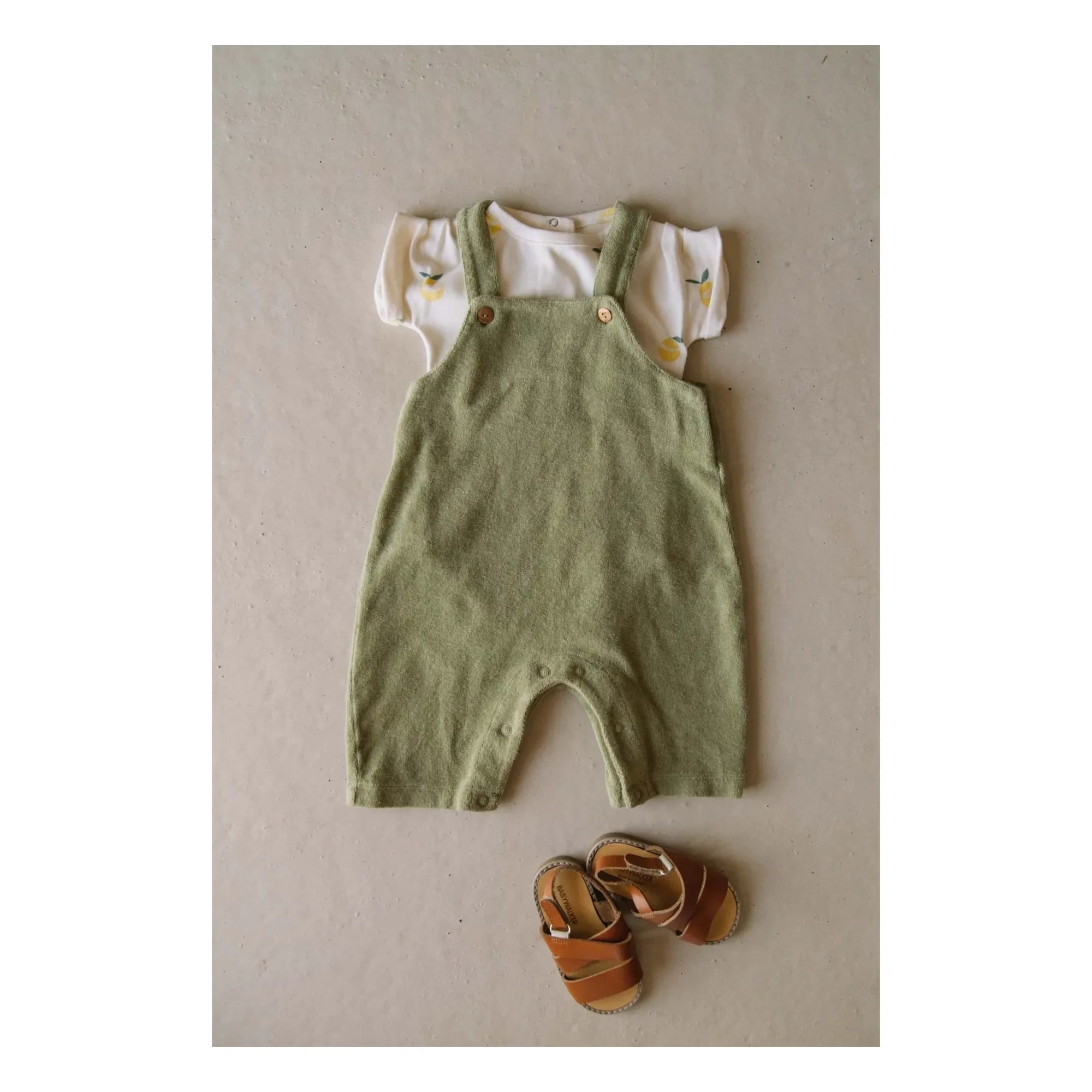 Studio Bohème - Homer Bio-Baumwoll-Frottee-Strampler | Khaki