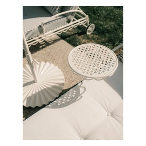 Business & Pleasure Co. - Gestreifter Sonnenschirmständer | Weiß