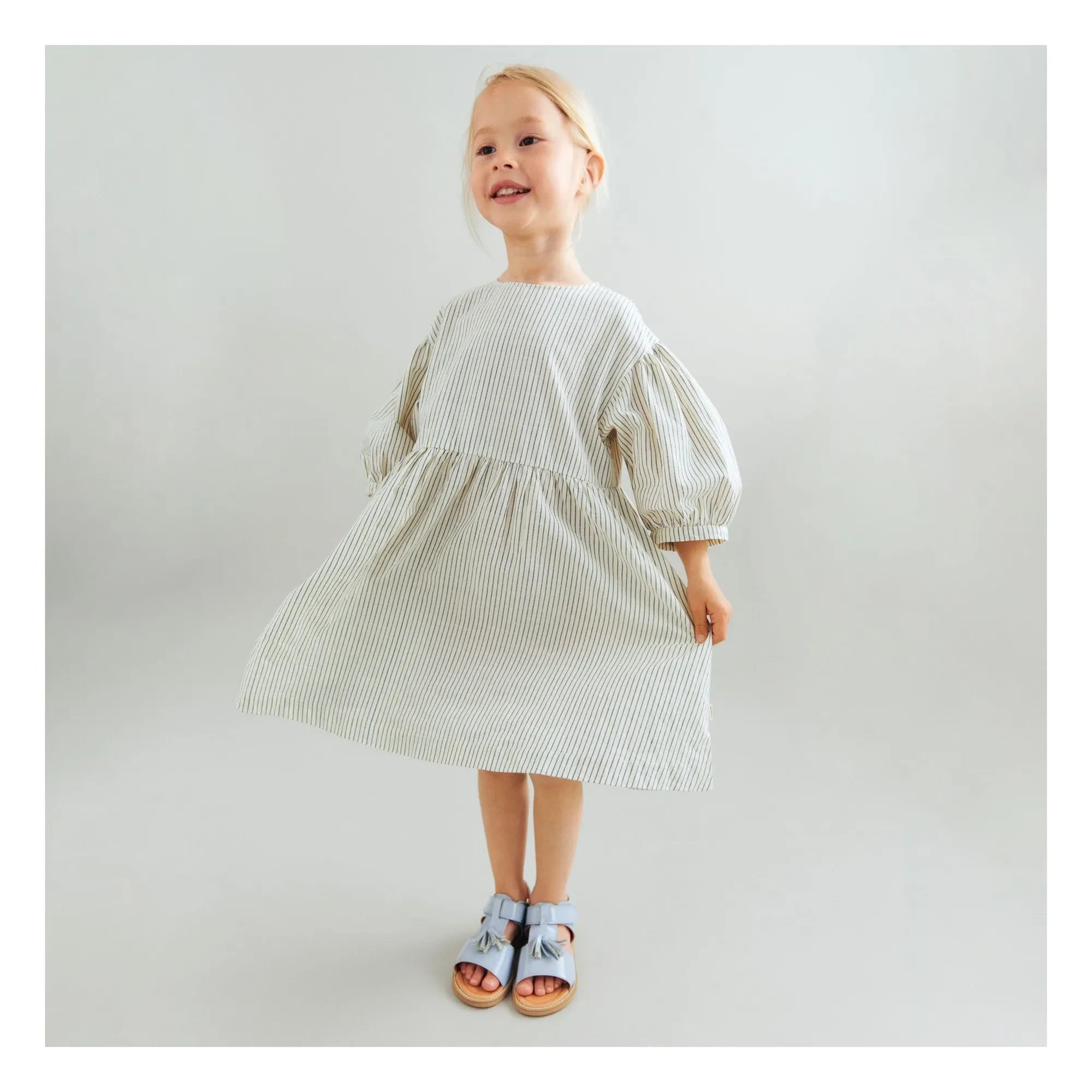 Wheat - Magda Gestreiftes Kleid aus Bio-Baumwolle | Ecru