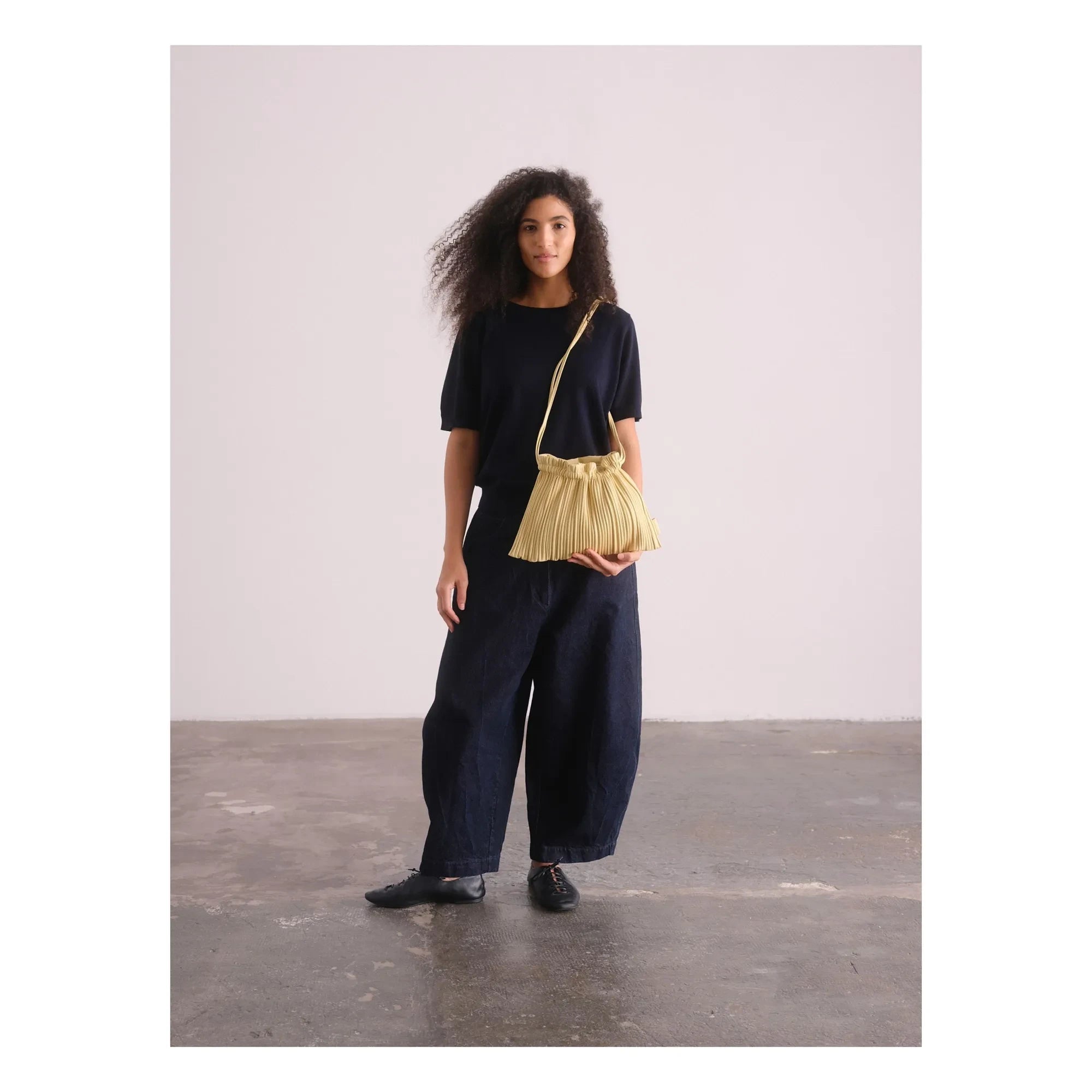 Olend - Muschel Tasche Vegan Leder | Blassgelb
