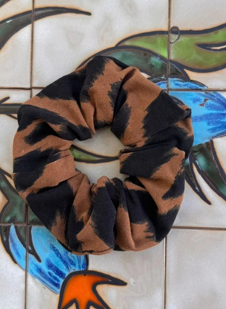 Paloma Collection - Leopardenmuster Winter-Scrunchie | Braun