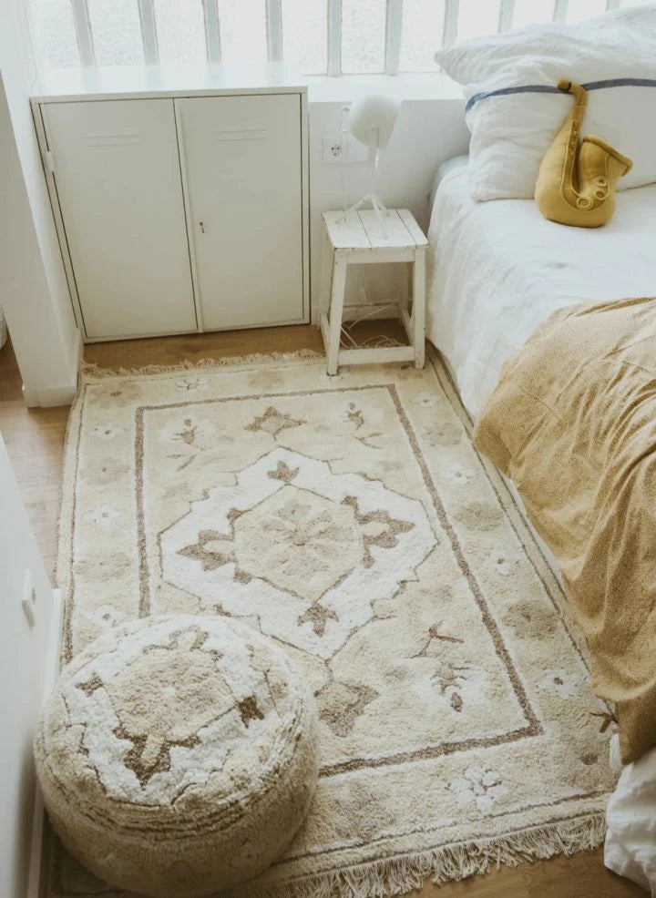 Lorena Canals - Persischer Pouf | Sand