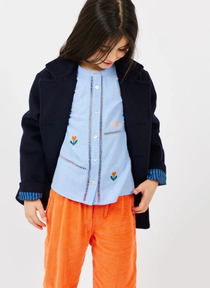 Arsène et Les Pipelettes - Bestickte Bluse mit Blumen | Hellblau