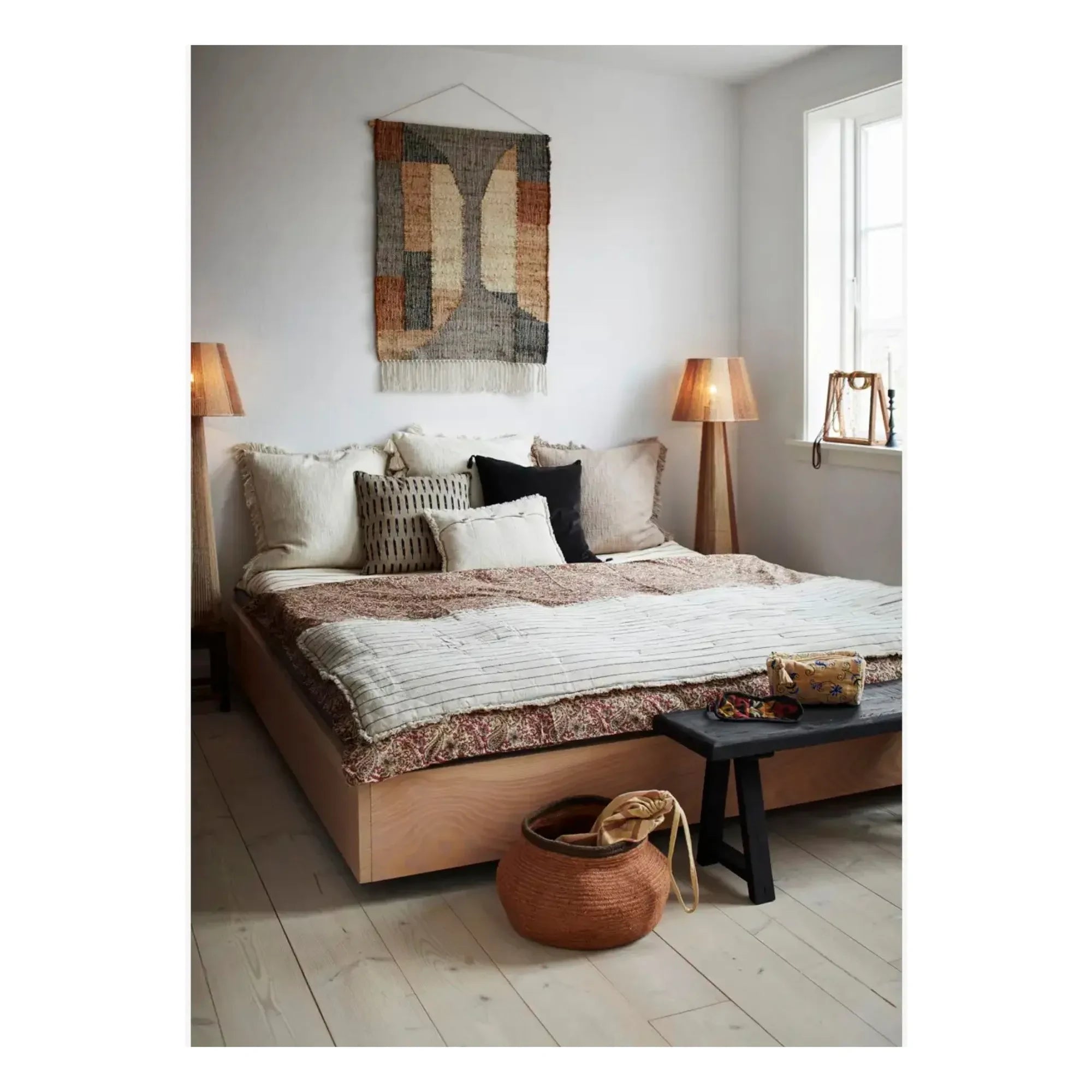 Madam Stoltz - Ikat gewebter Kissenbezug | Beige
