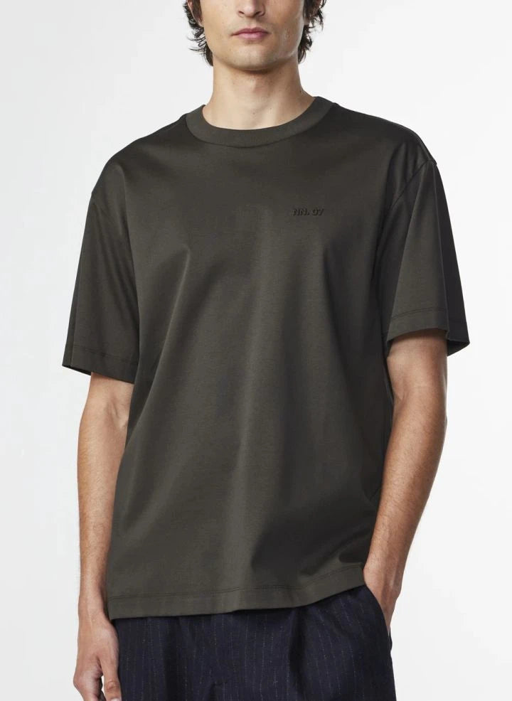 NN.07 - Nat Logo 3525 organische Baumwoll-T-Shirt | Dunkel Khaki