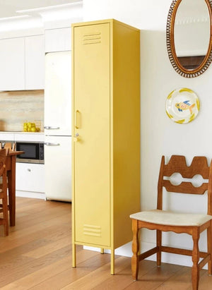 Mustard Made - Dünner Metallschrank | Blasses Gelb