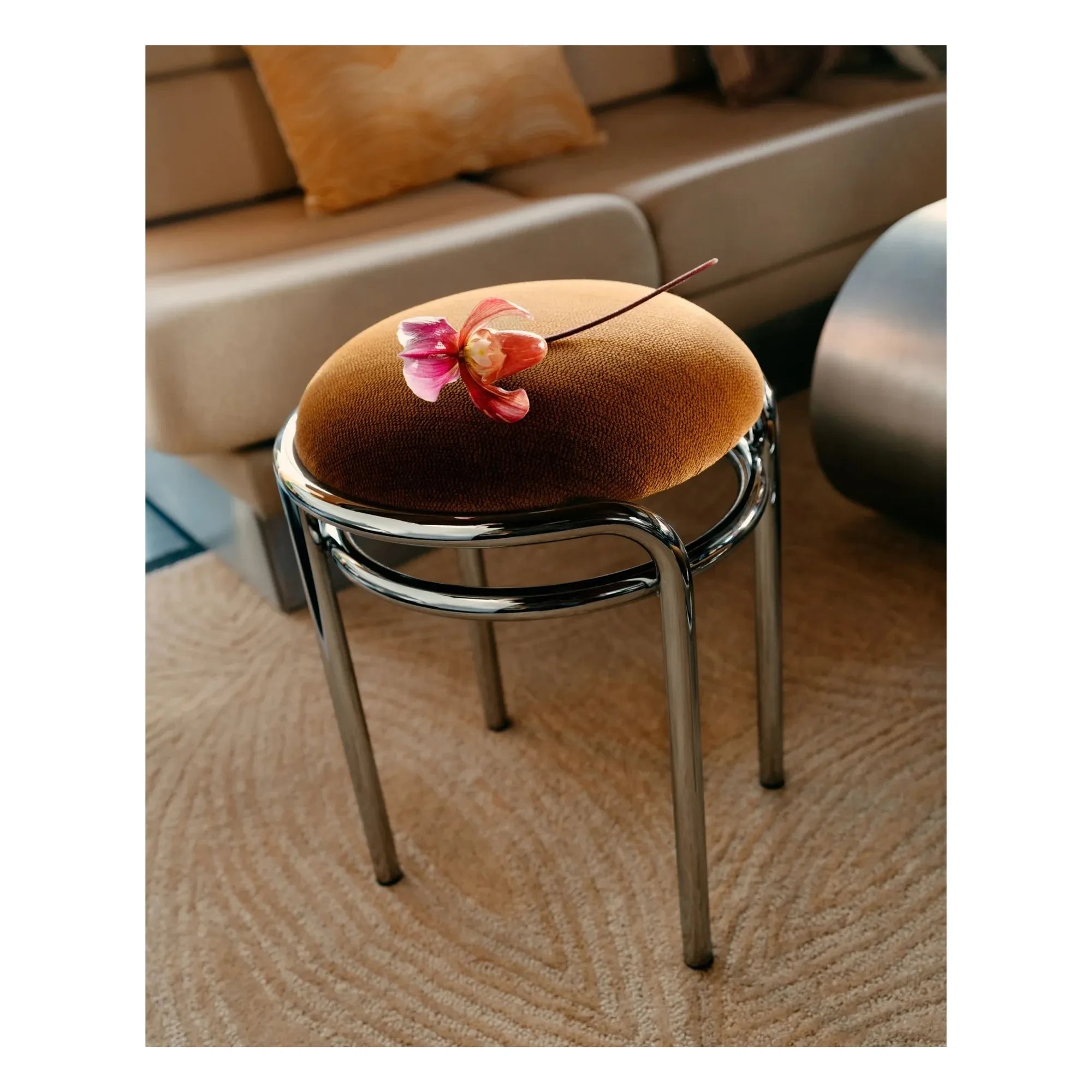Maison Sarah Lavoine - Moon Chrome Samt-Hocker | Havana