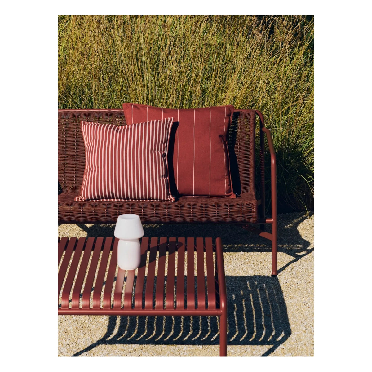 Hay - Terrazza Outdoor gestreiftes Kissen | Terrakotta