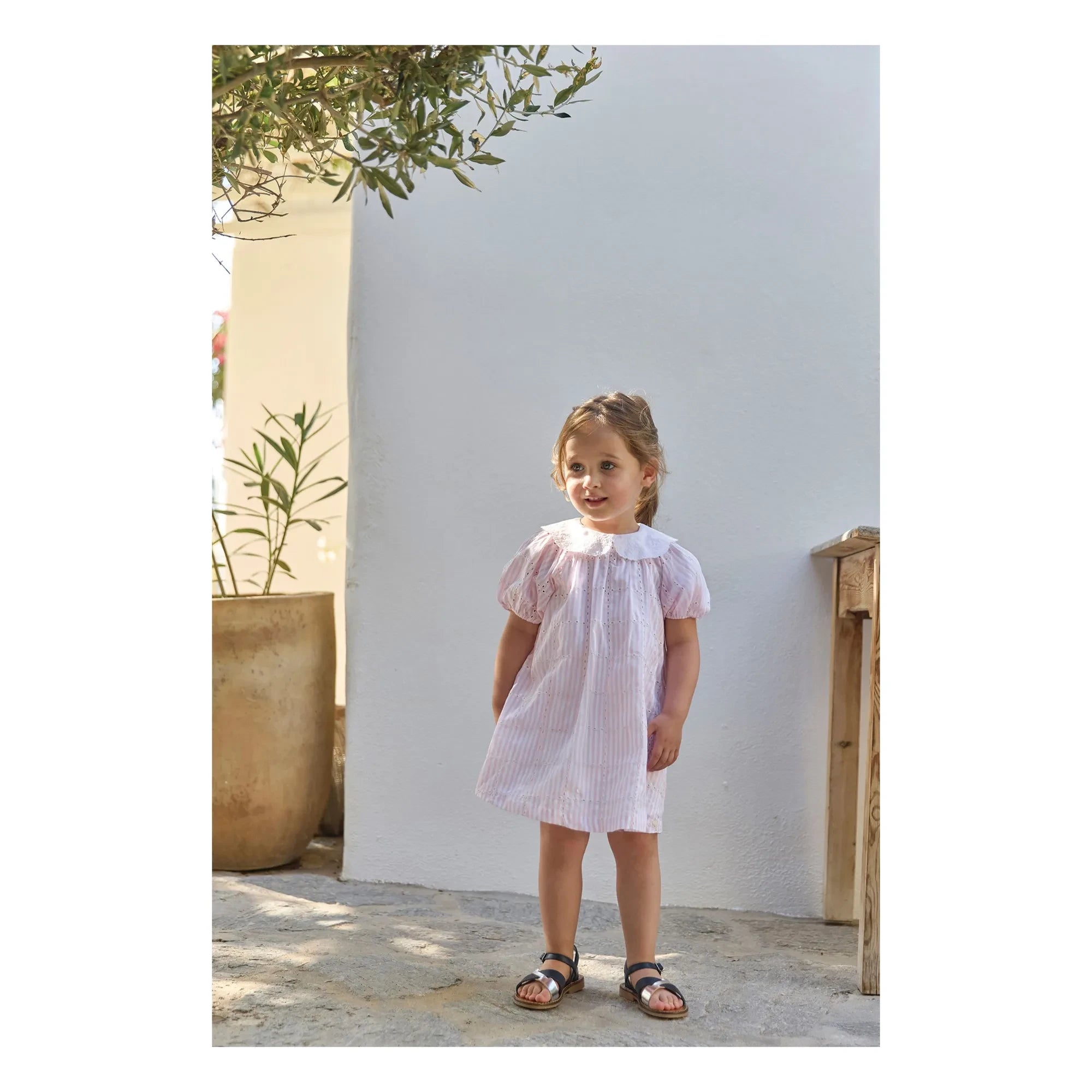 Tartine et Chocolat - Gestreiftes Kleid mit Claudine-Kragen und Stickerei | Puderrosa